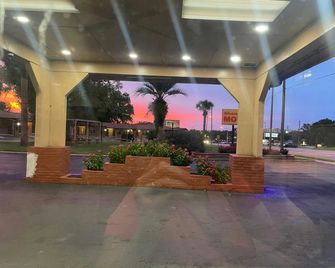 Airport Inn & Suites South Padre Island I 37 - Корпус Крісті - Будівля