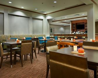 Hilton Garden Inn Schaumburg - שאומבורג - מסעדה