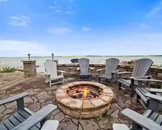 Beattie's Mullett Lake Retreat - Indian River