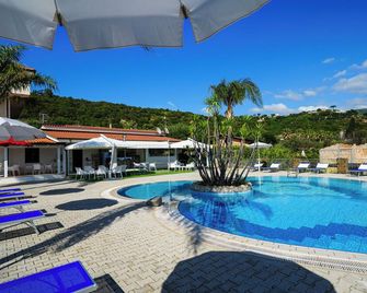 Rosy Hotel Residence - Ricadi - Pool