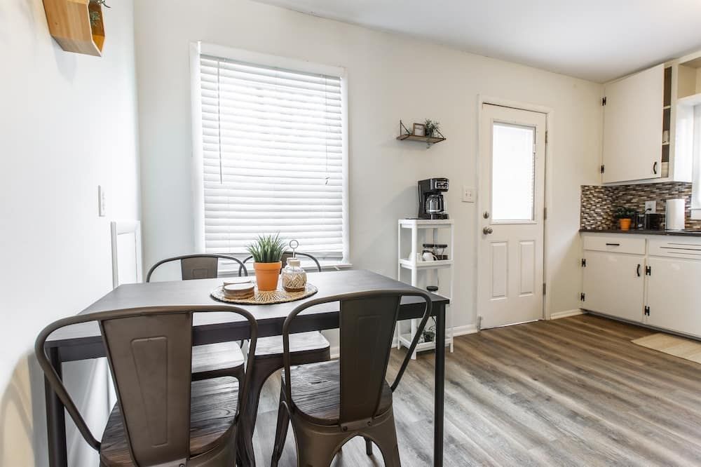 3 Bedrooms House in Waldo Kansas City - קנזס סיטי - חדר אוכל