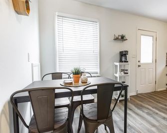 3 Bedrooms House in Waldo Kansas City - Kansas City - Sala pranzo