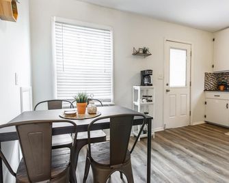 3 Bedrooms House in Waldo Kansas City - קנזס סיטי - חדר אוכל