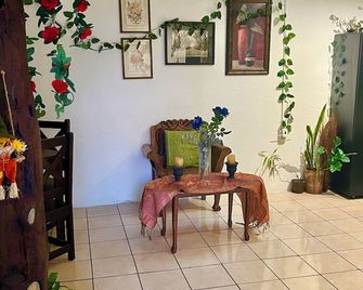 Enchanted Forest - Antigua Guatemala - Recepción