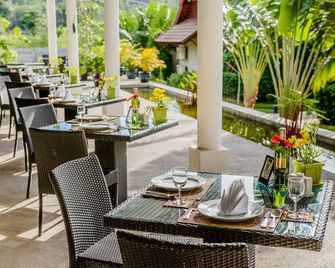 L'esprit de Naiyang Beach Resort (SHA Plus+) - Sakhu - Restoran