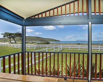 Acclaim Rose Gardens Beachside Holiday Park - Albany - Balcony
