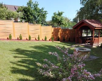 Cozy and well-kept apartment in a quiet location for 6 people - Balatonalmádi - Outdoor view