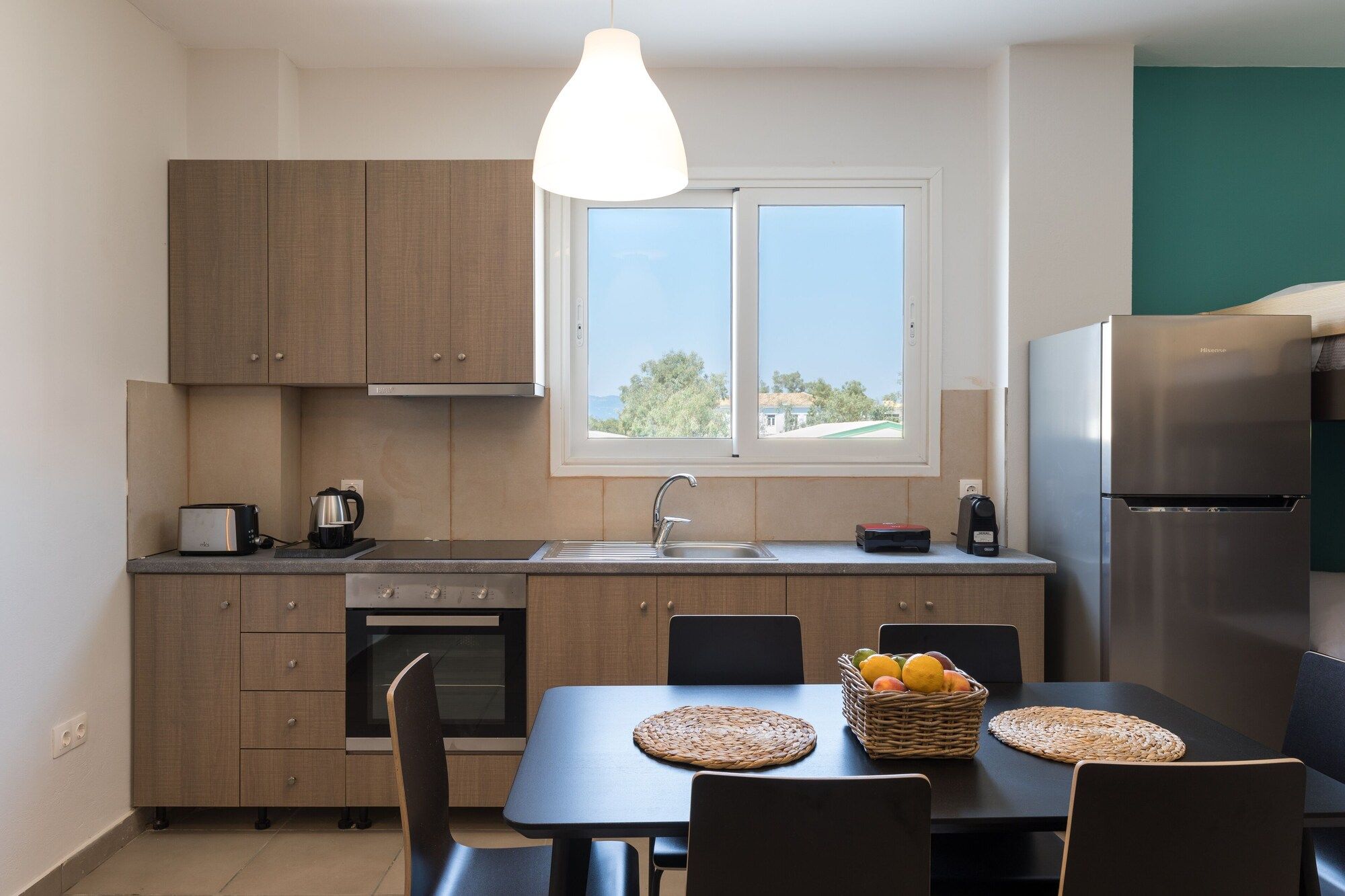 Local Hostel & Suites - Potamós - Kitchen