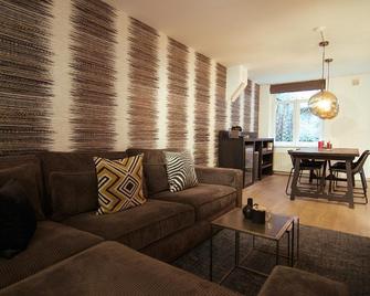 Luxury Leidseplein with Private Patio - Amsterdam - Living room
