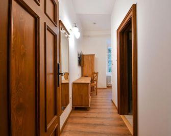 Zámek Racice - Luleč - Hallway