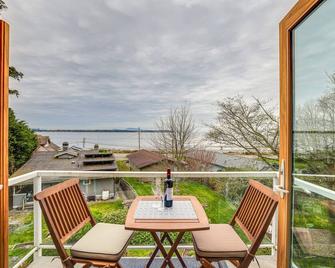 Beautiful Birch Bay Retreat with Deck and Fire Pit! - Blaine - Balkon