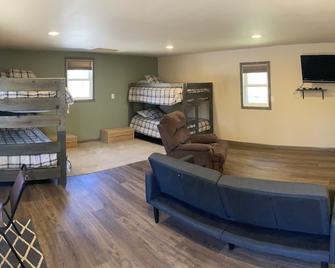 Remodeled cabin on Shawano Lake - Shawano - Вітальня
