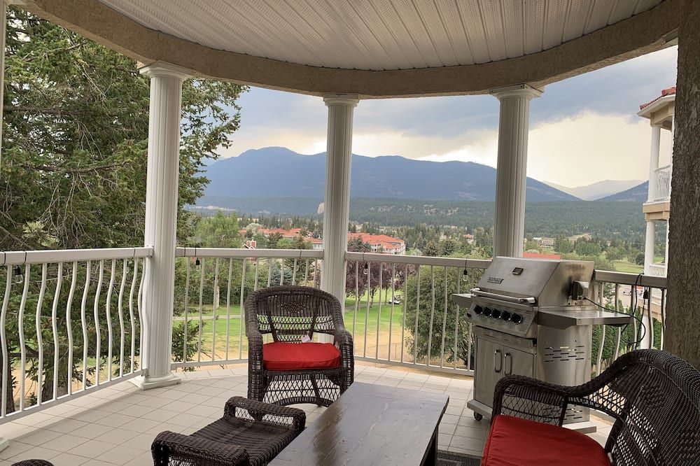 Mountain View Vacation Villa Main Floor Unit, No Stairs - Fairmont Hot Springs - Balcone