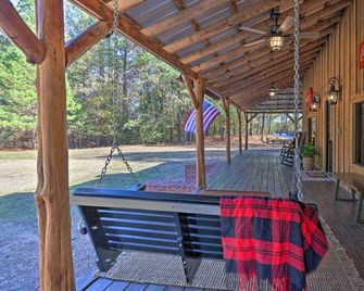 Waterfront Deck Home on Ouachita River! - Arkadelphia