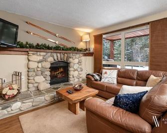 Nature`s Nook | Ski In/Out | Pools | Hot Tub - Panorama - Living room