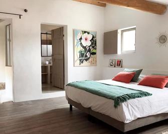 Les Toiles du 15 - Montaren-et-Saint-Médiers - Habitación