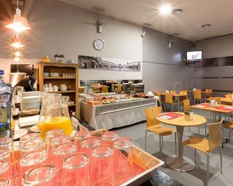 Hostal Y Apartamentos Torre Monreal - Tudela - Restaurant