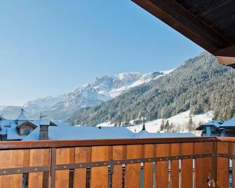 Cesa Edelweiss Living & Spa - Campitello di Fassa - Balkong