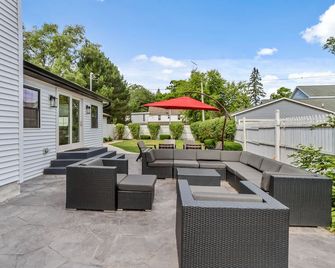 Farmhouse on Wells - Lake Geneva - Patio