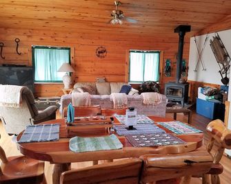 Cozy log cabin in the Alps of Arizona - Alpine - Dining room