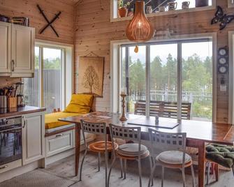 Lovely home in Treungen with kitchen - Treungen - Comedor