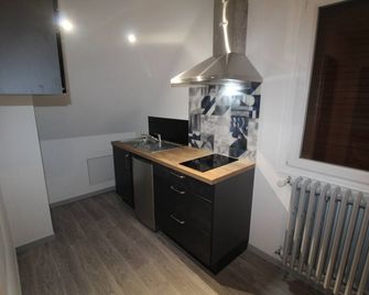 Studio East Private Kitchen And Bathroom Wc - Loudéac - Cuisine