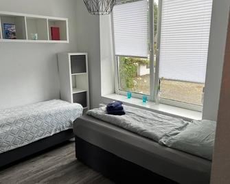 Holiday apartment Bülkau for 1 - 7 persons with 3 bedrooms - Holiday apartment - Cadenberge - Habitación
