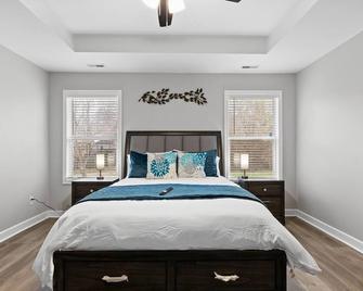 Luxurious Ranch Style Modern 3BR 2 Bath home! - Spring Hill - Chambre