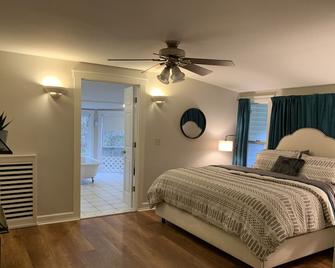 We Have Wifi Back!!! - Manchester - Bedroom