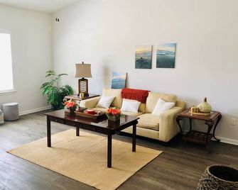 107-B Flamingo Getaway - Palatka - Sala de estar