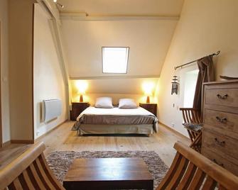 Quiet 4-star cottage on 2.5ha grounds 15km from the sea. - Valognes - Habitación