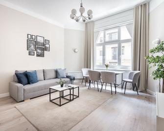 A13- Boutique Apartments, Best Location, By Bqa - Budapest - Wohnzimmer