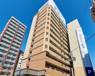 Toyoko Inn Hankyu Juso-Eki Nishiguchi - אוסקה - בניין