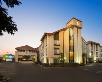Holiday Inn Express & Suites Santa Clara - Silicon Valley By IHG - Santa Clara - Κτίριο