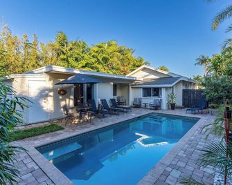 West Palm Beach Bungalow with Swimming Pool - West Palm Beach - Pool