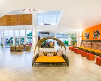 Grand Decameron Cornwall Beach, A Trademark All Inclusive - מונטגו ביי - לובי