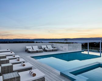 Astina Suites - Penrith - Басейн