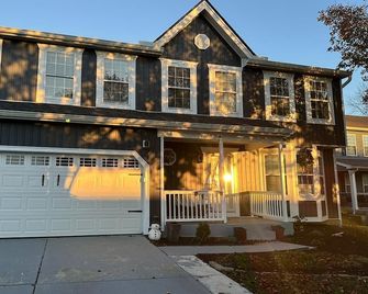 The Ultimate Mulligan Funhouse! - Reynoldsburg - Building