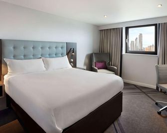Premier Inn Edinburgh Airport - M9 Jct1 - Edinburgh - Bedroom