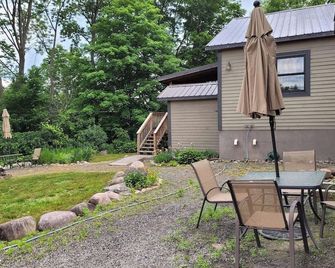 River Stone Wellness Retreat - Wilmington - Hol