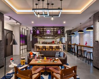 Moxy Solo - Surakarta City - Bar