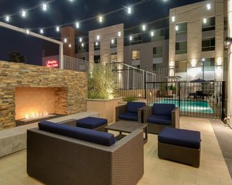 Hampton Inn & Suites Los Angeles/Glendale - Glendale - Pool