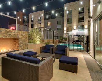 Hampton Inn & Suites Los Angeles/Glendale - Glendale - Pool