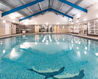 Holiday Inn Maidstone - Sevenoaks - Sevenoaks - Pool