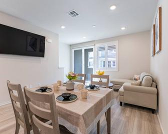 Brand New 3b3b Condo in the heart of West Covina - West Covina - Dining room