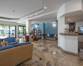 Hotel Avana Fronte Mare - Riccione - Hall