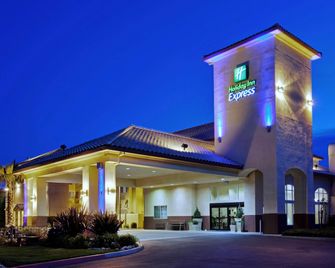 Holiday Inn Express Madera-Yosemite Pk Area by IHG - Madera - Edificio