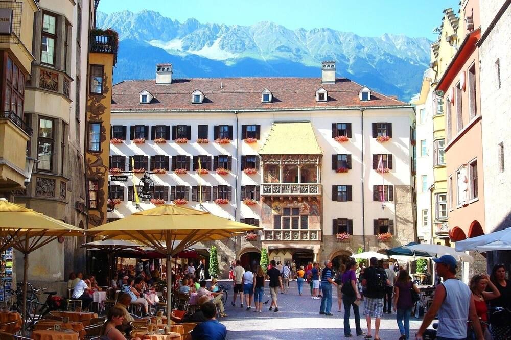 At home in the love nest - انسبروك - مبنى