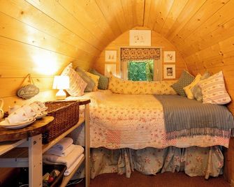 Hollington Park Glamping - Newbury