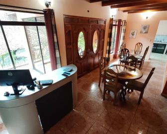 Mi Casa Su Casa Monteverde - Monteverde - Matsal